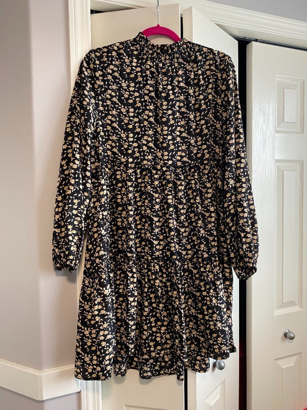 🌼 Black Floral Tiered Dress | Size Medium 🌼